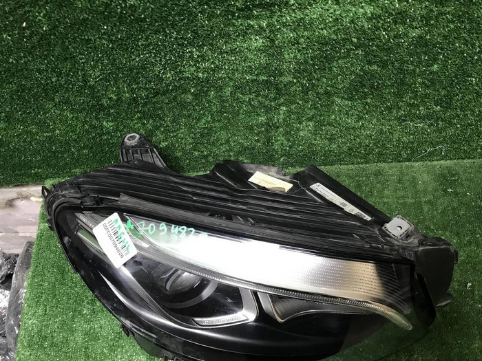 Фара правая Mercedes GLC X253 (2015-2019) LED