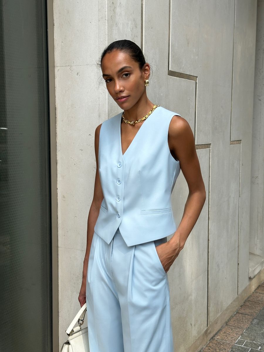 Жилет голубой