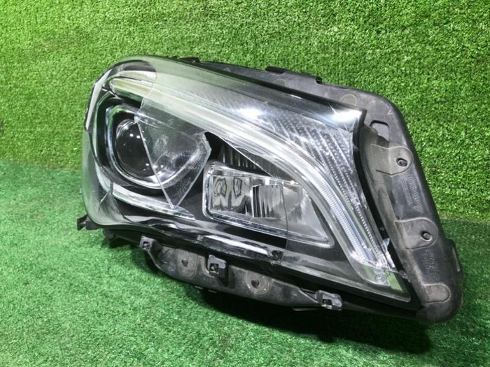 Фара правая Mercedes CLA C117 (2016-2019) LED