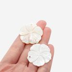 Цветок резной из перламутра речных ракушек, 31мм, белый