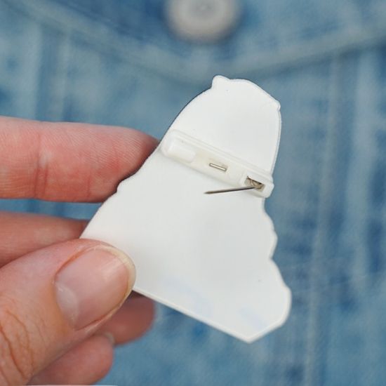 Значок виниловый Girl smoke