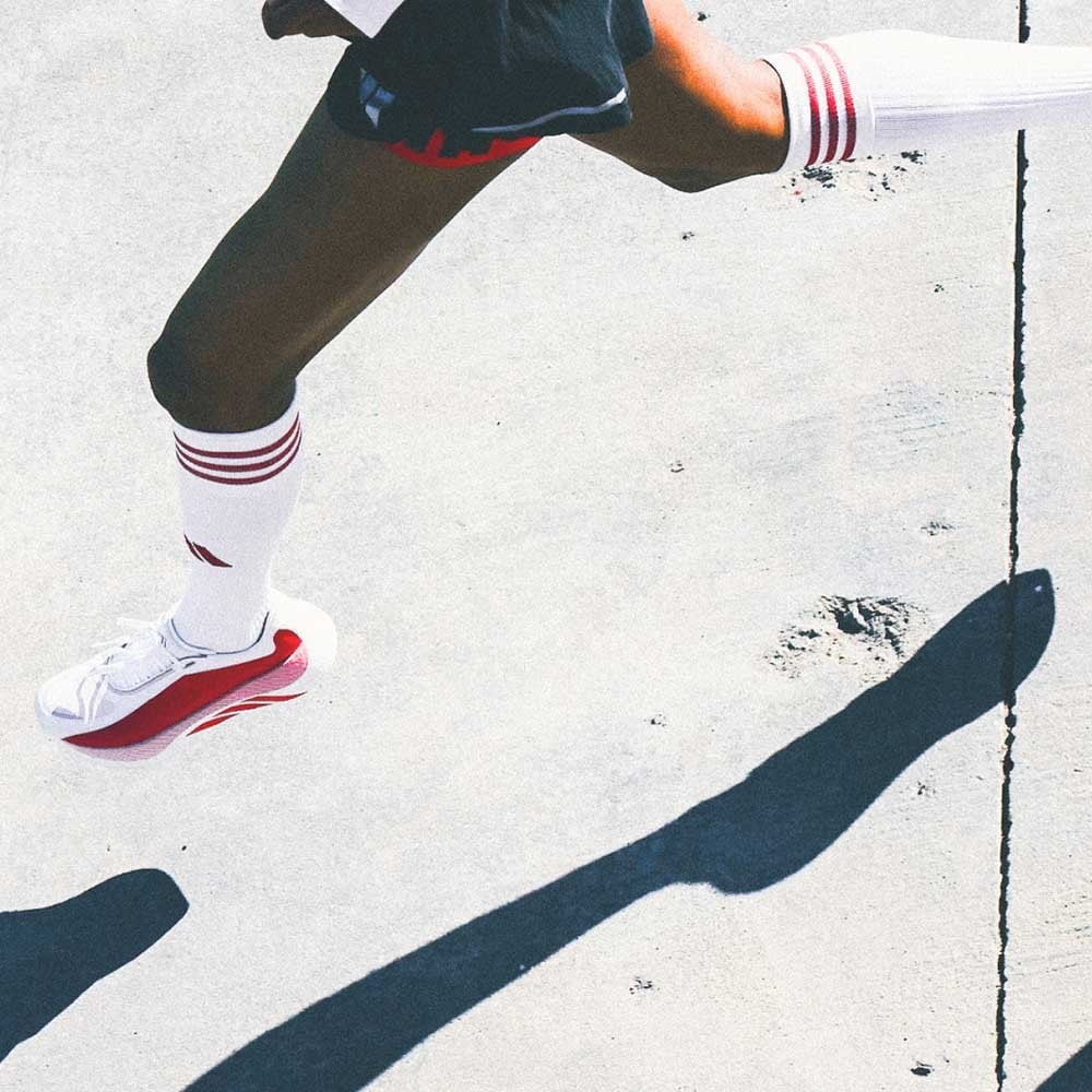 Женские кроссовки для бега adidas Hyperboost Edge W Белый-Красный