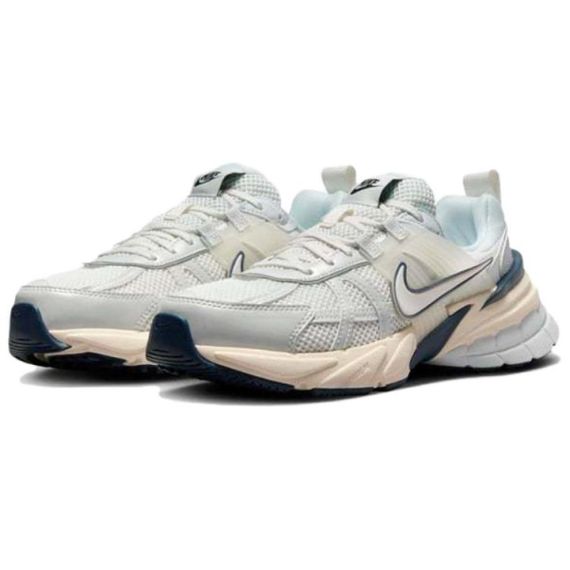 NIKE V2K Run Повседневная обувь Низкий верх Свет Серебристо-серый/Свет Серебристо-серый/Белый, Золотой/Ледяной гуавовый/Молния синий/Гора Белый Женские