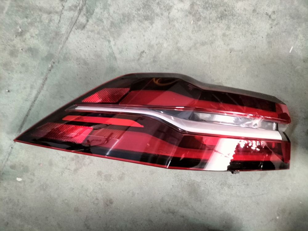 Задние фонари для BMW 5 серии G68 2024, 530Li/525Li (комплект)