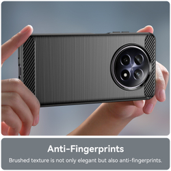 Чехол черного цвета с дизайном под карбон на Realme 12 5G, серия Carbon от Caseport