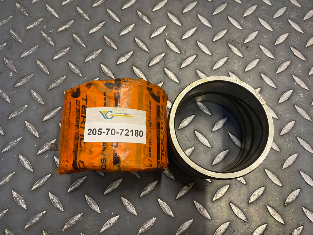 Втулка 205-70-72180