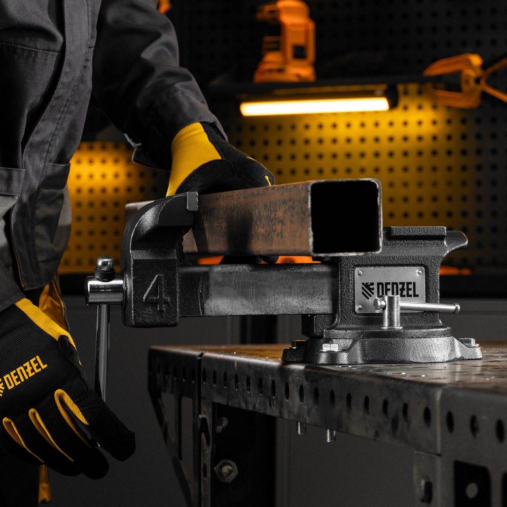 Тиски слесарные BVH-100, 100 мм, поворотные, стальная направляющая, с наковальней //Denzel