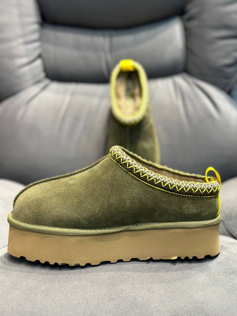 UGG
