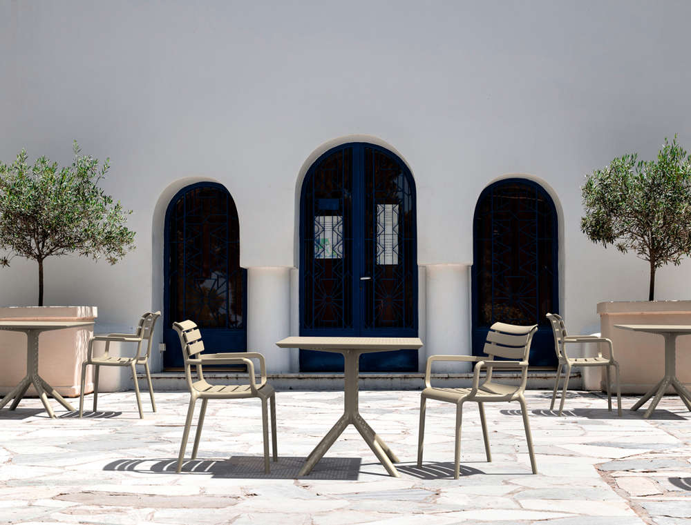 Кресло пластиковое Siesta Contract Paris, бежевый