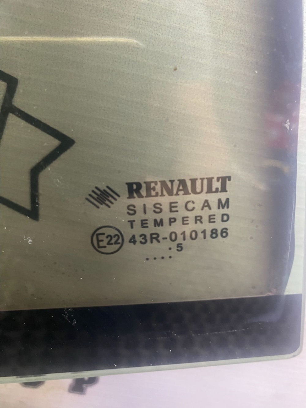 Форточка двери задней правой Renault Logan, II ... с пробегом