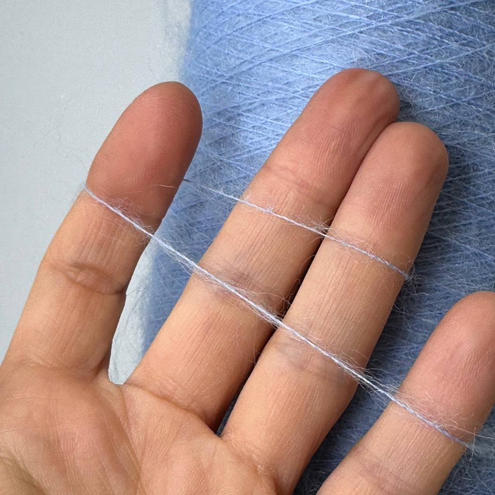 AURORA - Ilaria Calenzano; 67% кидмохер, 28% нейлон, 5% меринос; 1000м/100гр; col. 006527, цвет: голубой;