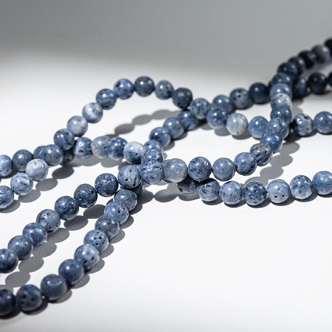 Голубой коралл Акори натуральный, бусины в форме шара 6,5мм