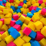 Поролоновые цветные кубики для батутной ямы