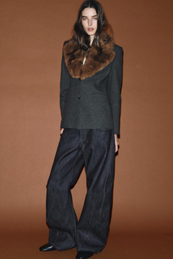 ZARA ПРИТАЛЕННЫЙ БЛЕЙЗЕР С ВОРОТНИКОМ ИЗ ИСКУССТВЕННОГО МЕХА — ZW COLLECTION, СЕРЫЙ МЕЛАНЖ