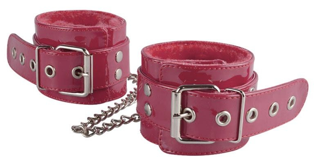 Бордовые лаковые оковы с меховой отделкой (Цвет: бордовый)