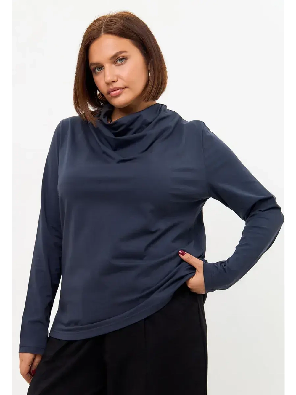 Лонгслив с цельнокроеным воротником графит