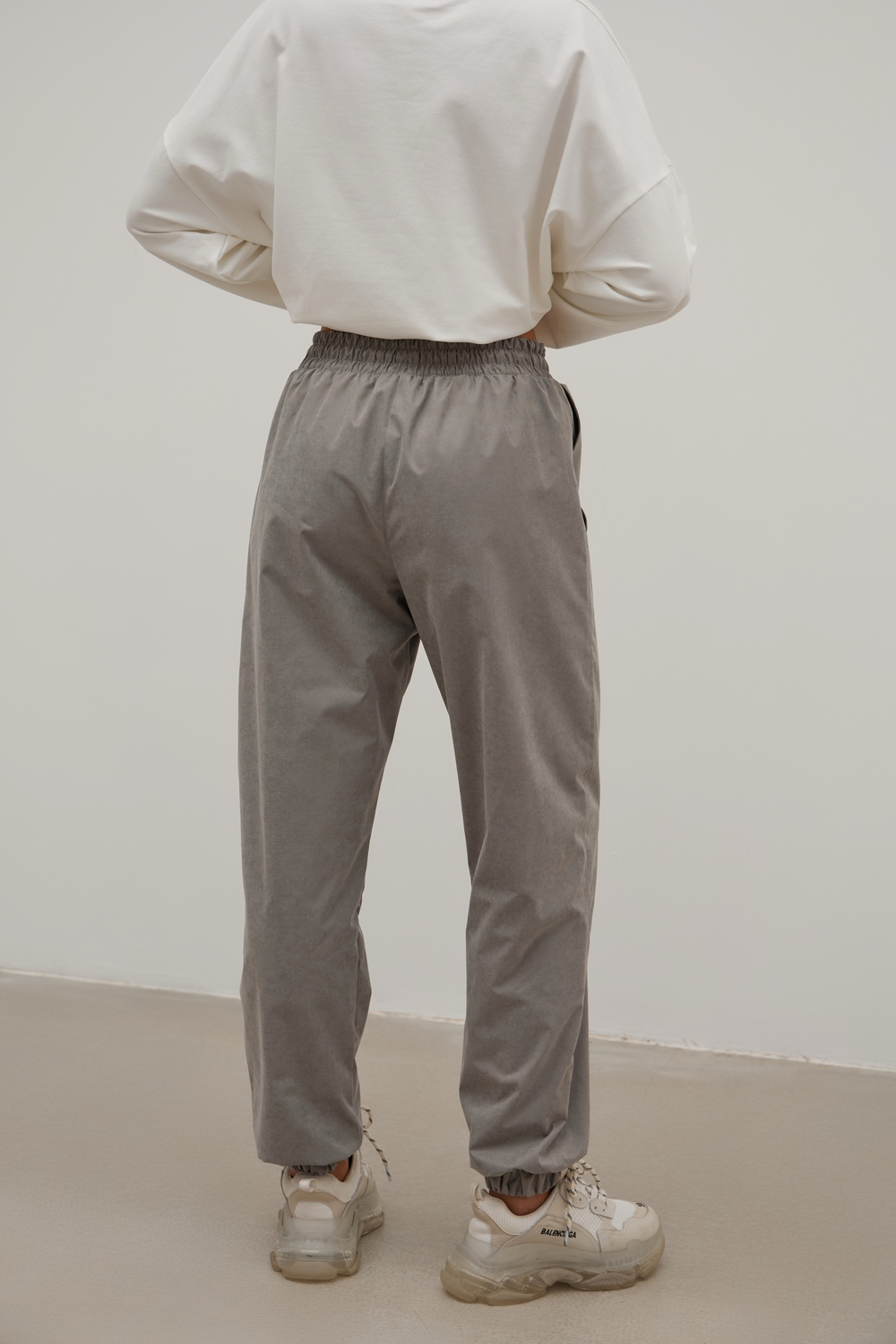 Джоггеры утеплённые, пепельные