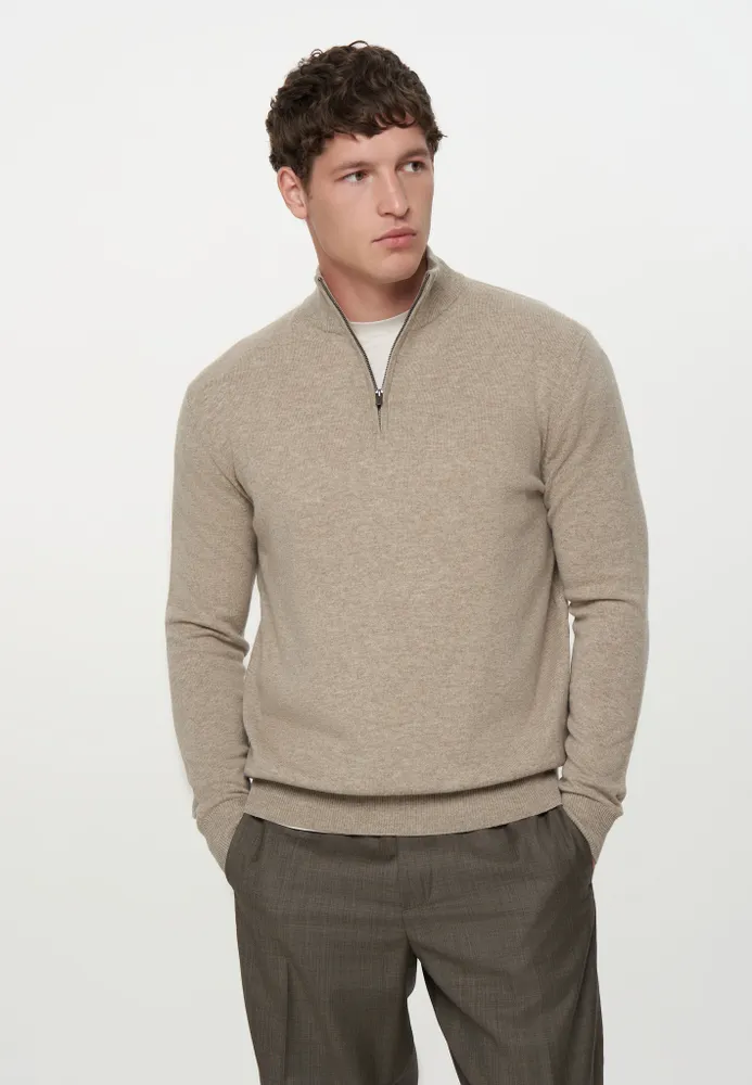 Коричневый свитер из baby cashmere с воротником