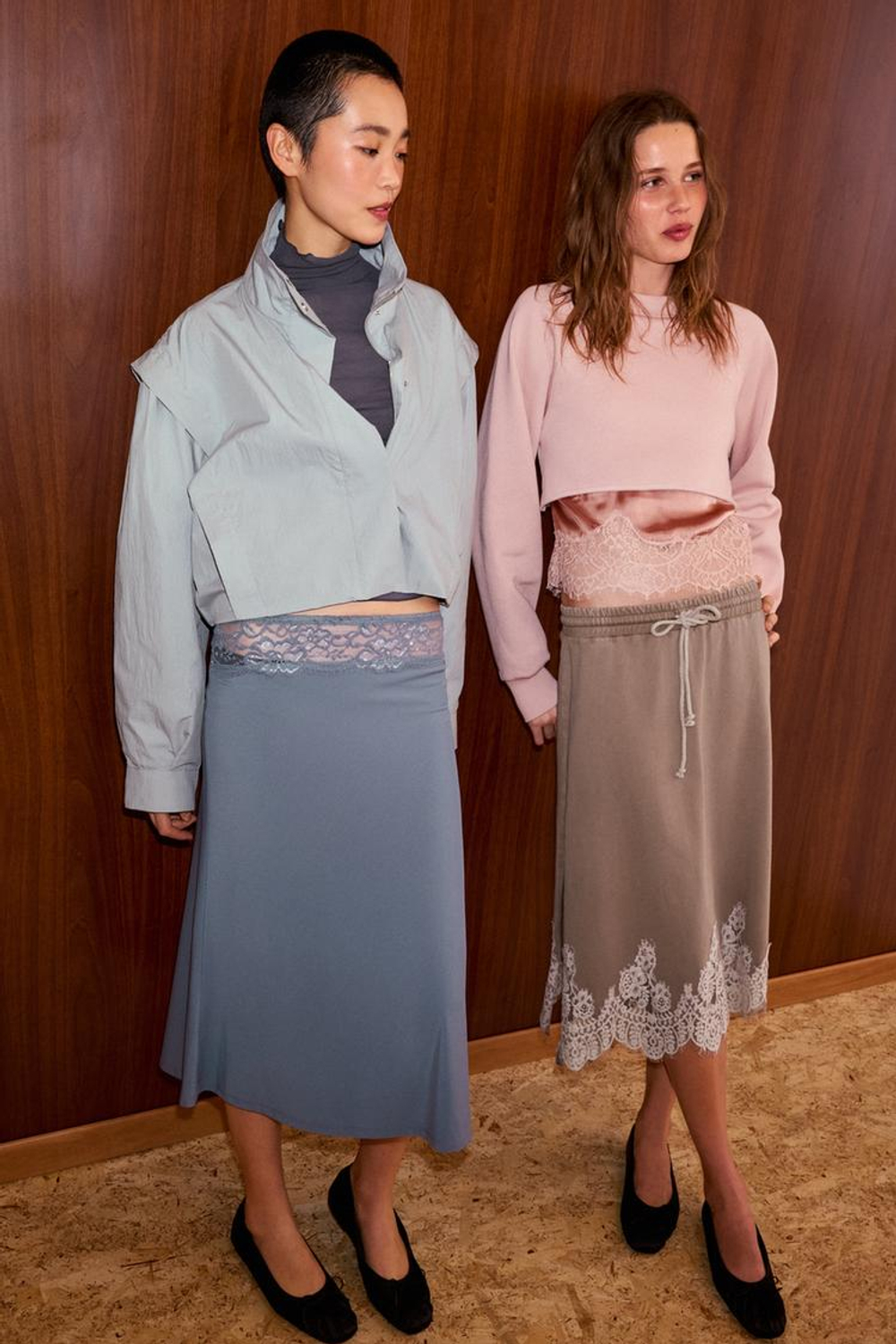 ZARA ЮБКА ИЗ ВЫЦВЕТШЕЙ ТКАНИ С КРУЖЕВНОЙ ОТДЕЛКОЙ, СЕРО-КОРИЧНЕВЫЙ