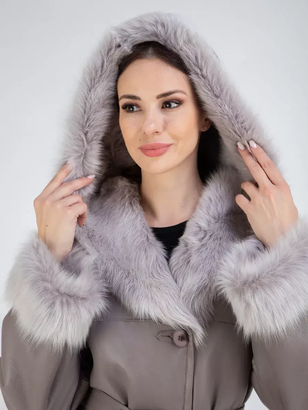 Дубленка зимняя натуральная с капюшоном