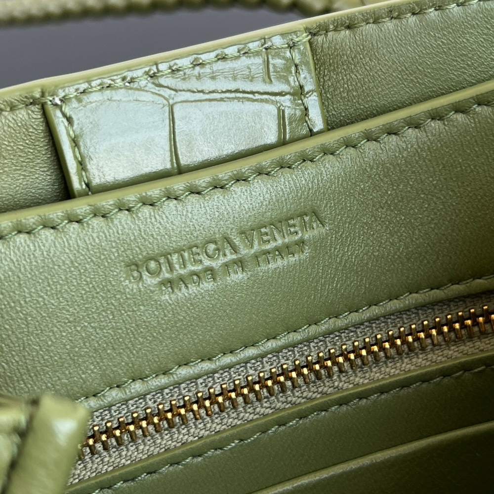Bottega Veneta Mini Andiamo 20 cm