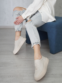 Кроссовки женские летние