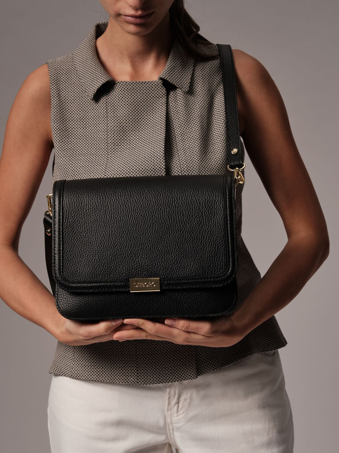 Сумка кожаная через плечо черная