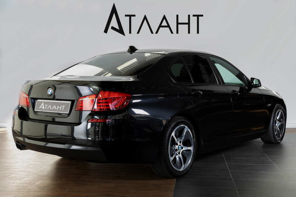 BMW 5-Series, 2011 год