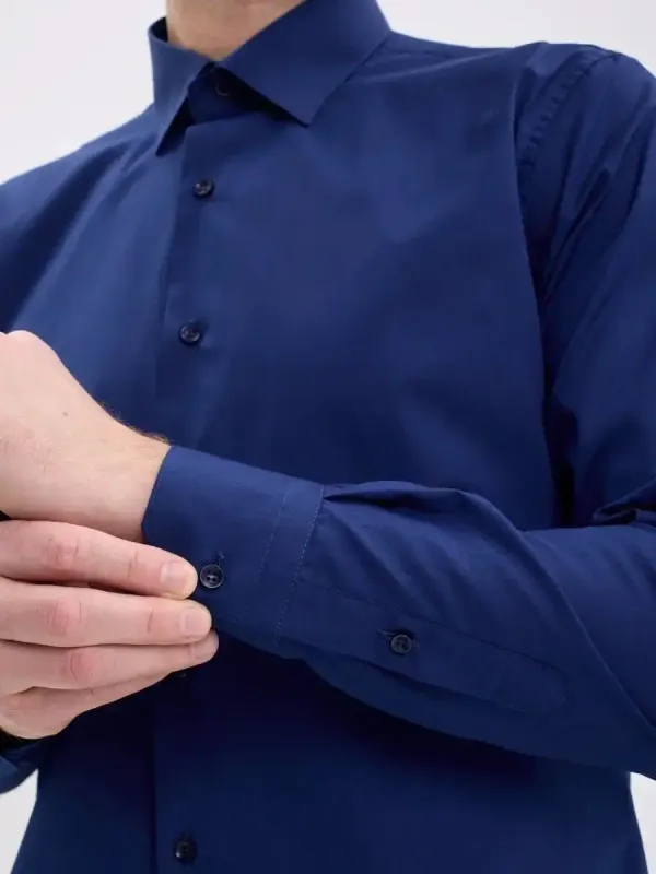 Рубашка классическая CLASSIC FIT с длинным рукавом, темно-синяя