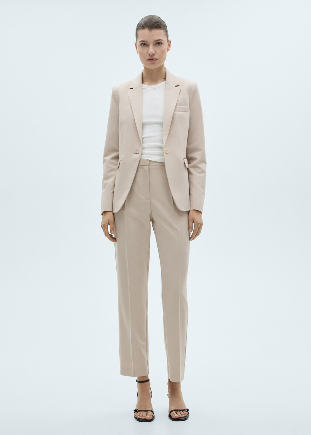 Костюмный приталенный блейзер