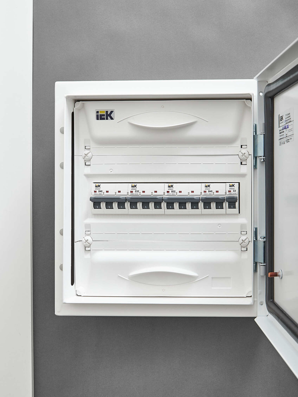 ARMAT Автоматический выключатель M10N 3P C 32А IEK