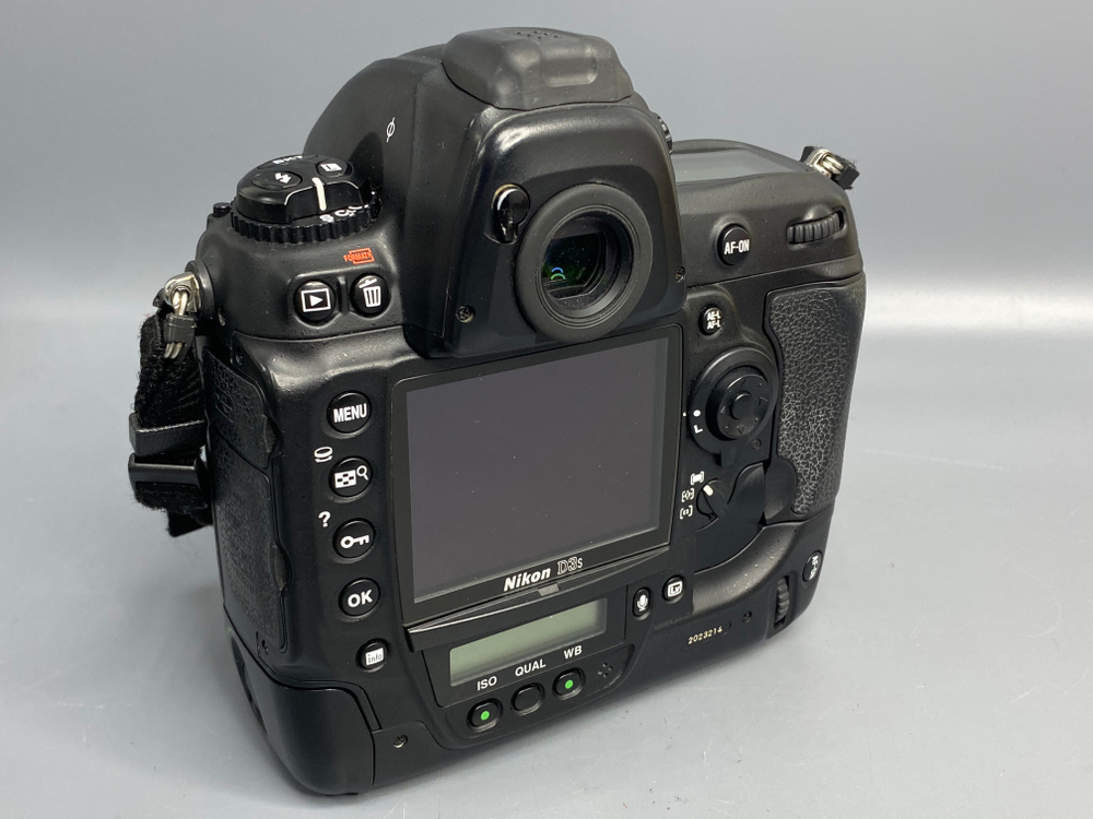 Nikon D3s 63.000 кадров