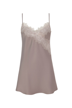 Соблазнительная сорочка, шелковая сорочка, ночная сорочка, женская сорочка, сорочка на бретельках, короткая сорочка, легкая сорочка, стильная сорочка, сорочка для сна, комфортная сорочка, мягкая сорочка, сорочка из шелка, сорочка для дома, сорочка для отдыха, изящная сорочка, шелковый комплект, домашняя сорочка, сорочка на тонких бретелях, модная сорочка, сорочка для комфорта, домашняя сорочка, домашнее платье, женское платье, бельевой стиль, пижамный стиль, шелковое платье, легкое платье, струящееся платье, комфортное платье, стильное платье, платье для дома, соблазнительное платье, мягкое платье, платье для отдыха, платье на бретельках, вечернее платье, изящное платье, платье на лето, платье из шелка, модное платье, платье для сна, платье на тонких бретелях, женская домашняя одежда, соблазнительная домашняя одежда, домашняя одежда из шелка, бежевая сорочка, бежевое домашнее платье, бежевое платье, бежевое платье на бретельках.