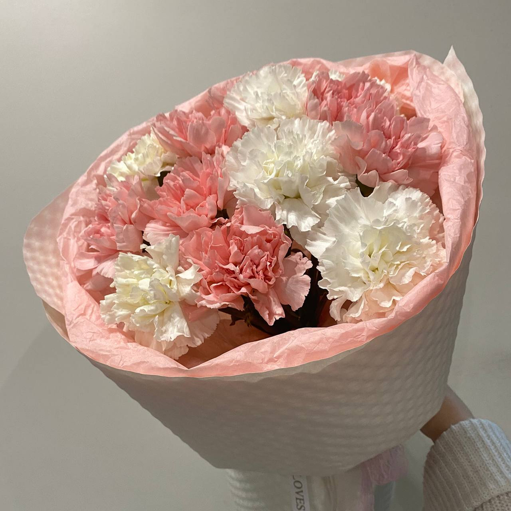 нежный букет с диантусами