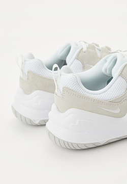 Кроссовки женские NIKE W TECH HERA