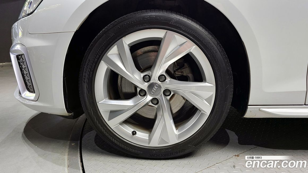 Audi A4 (B9) 35 TDI Premium (10.2020)