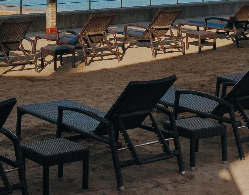 Шезлонг-лежак плетеный Tagliamento Stella Di Mare, темно-коричневый