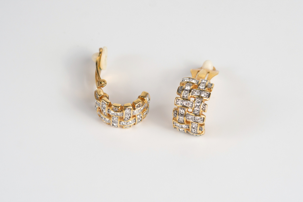 Винтажные клипсы в классическом стиле