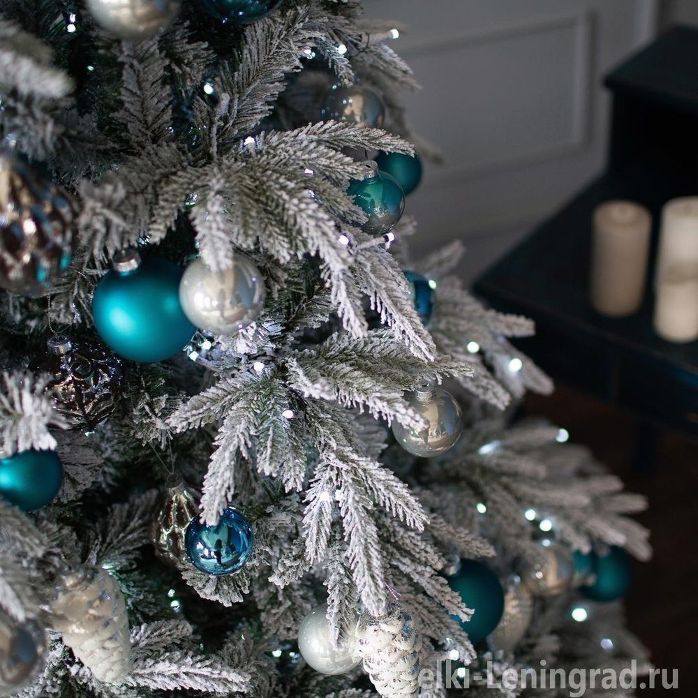 Заснеженная ель с гирляндой «Форесто» теплый свет (Литая+пвх) 180 см / 1,8 м