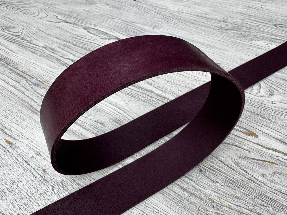 Ременная заготовка Миссури МС13 цв. Фиолетовый, толщ. 3,3-3,5 мм