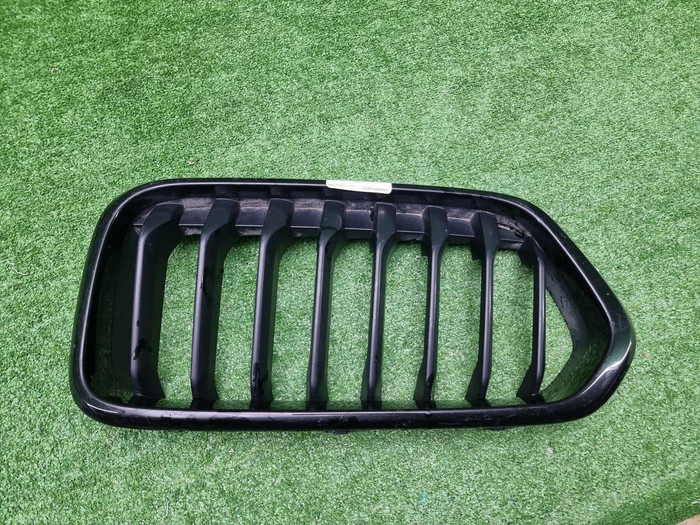 Решетка радиатора левая BMW X2 F39 (2017-2023)