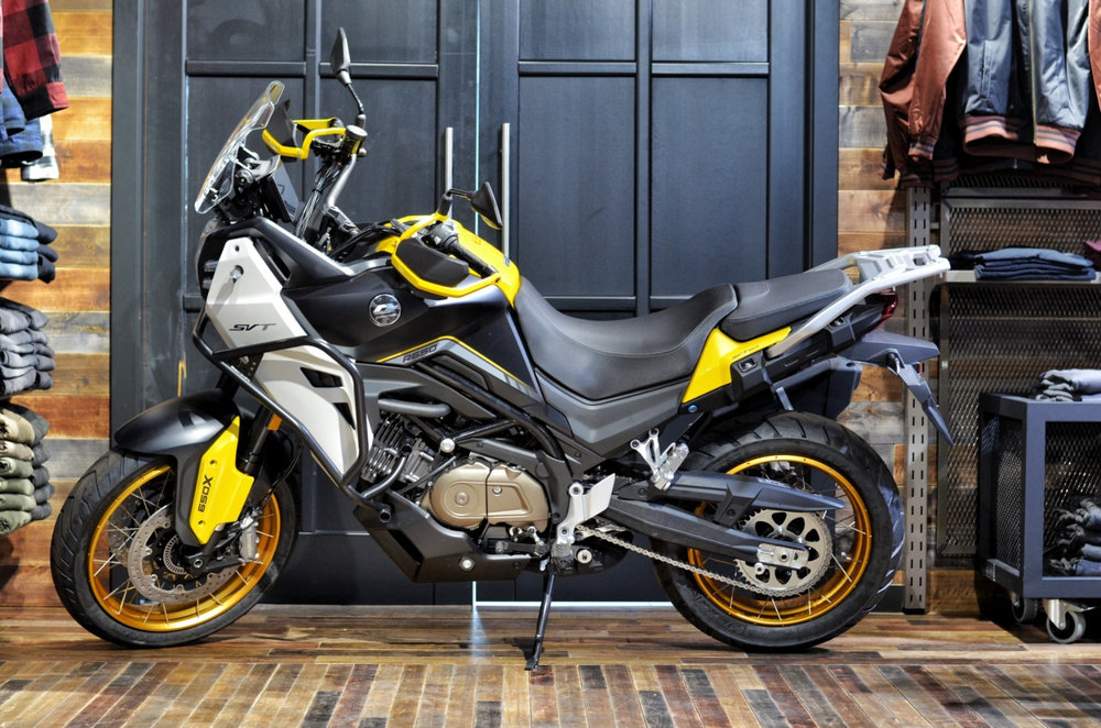 QJMOTOR SVT 650 X (White)