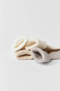 ZARA НАБОР ИЗ ЧЕТЫРЕХ ПАР ЦВЕТНЫХ НОСКОВ, СВЕТЛО-БЕЖЕВЫЙ