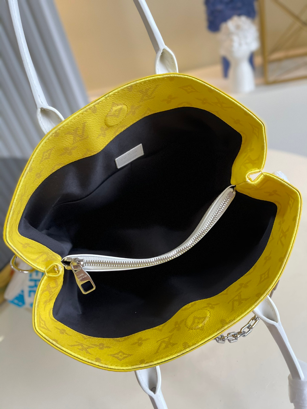 Louis Vuitton Carry It Tote