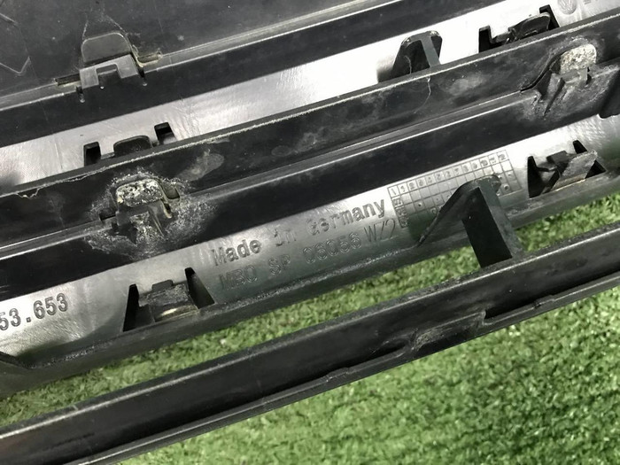 Решетка радиатора VW Golf 6 (2008-2012)