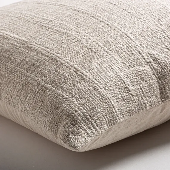 Подушка Angeus кремового цвета