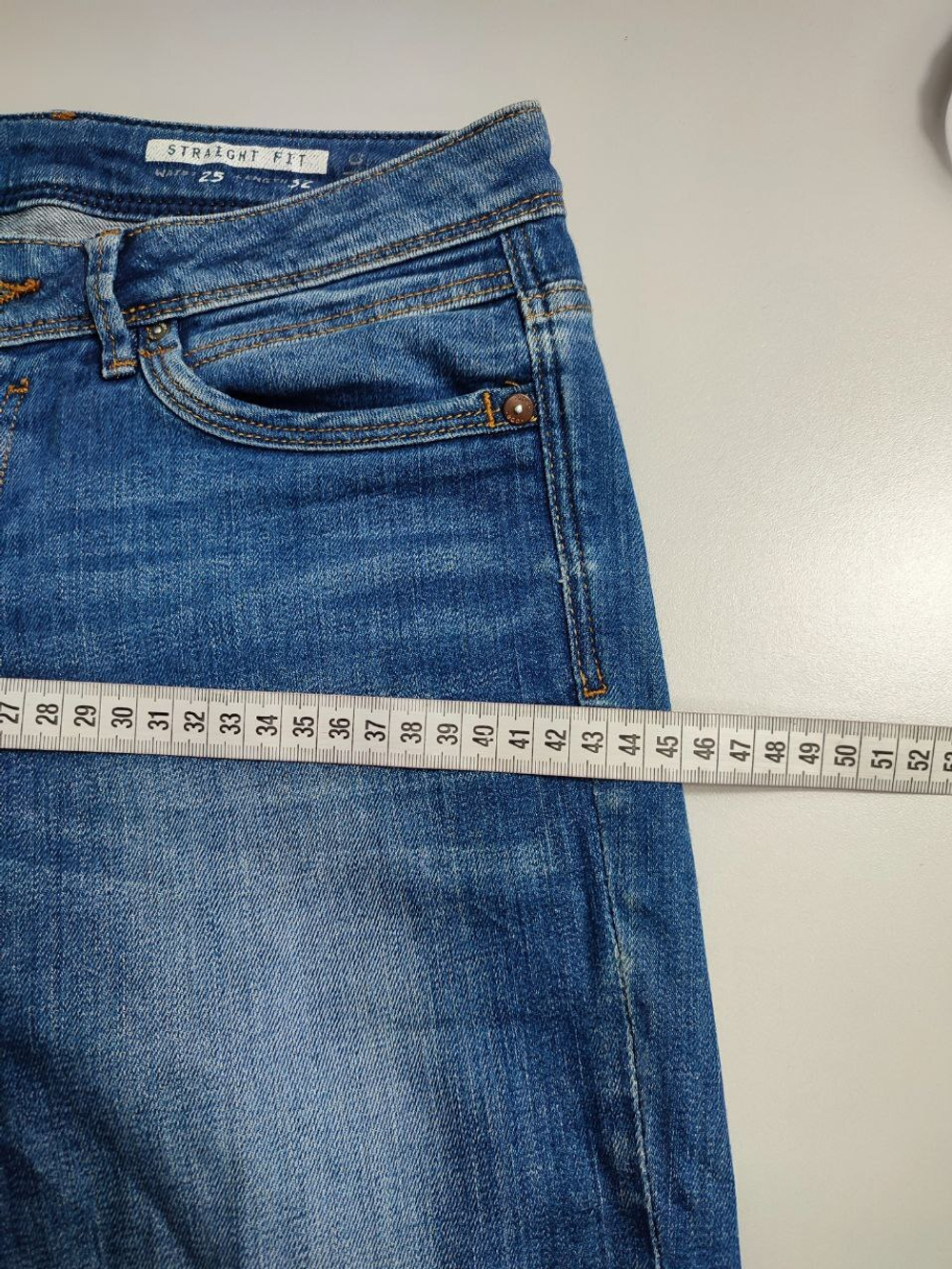 Джинсы Edc By Esprit с потертостями 42 размер