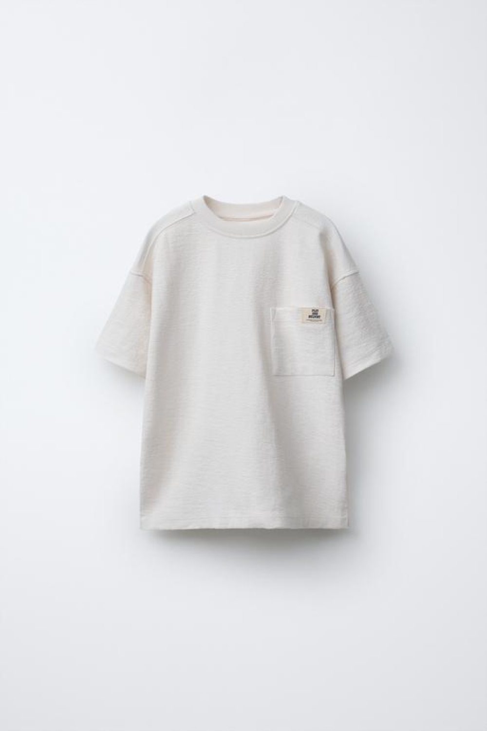 ZARA КОМПЛЕКТ ИЗ ФУТБОЛКИ И ШОРТ, ЖЕЛТОВАТО-БЕЛЫЙ