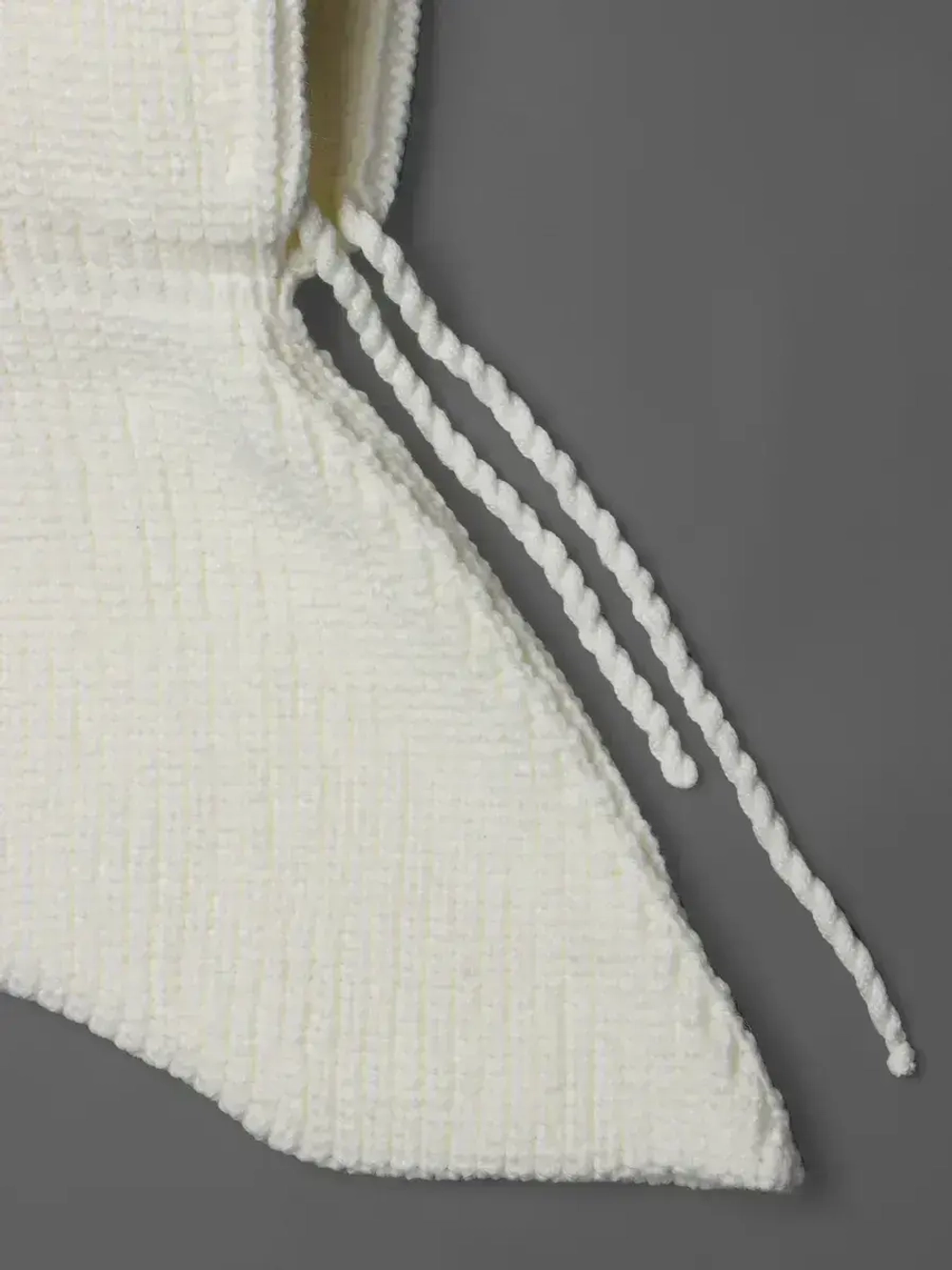 Капор женский вязаный молочный