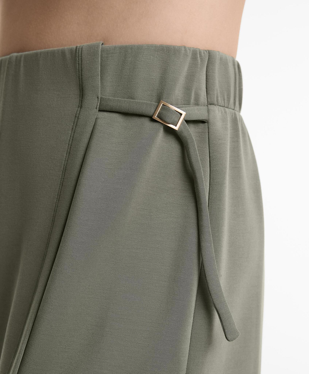 Oysho Юбка-шорты из мягкого модала с пряжкой, средний хаки